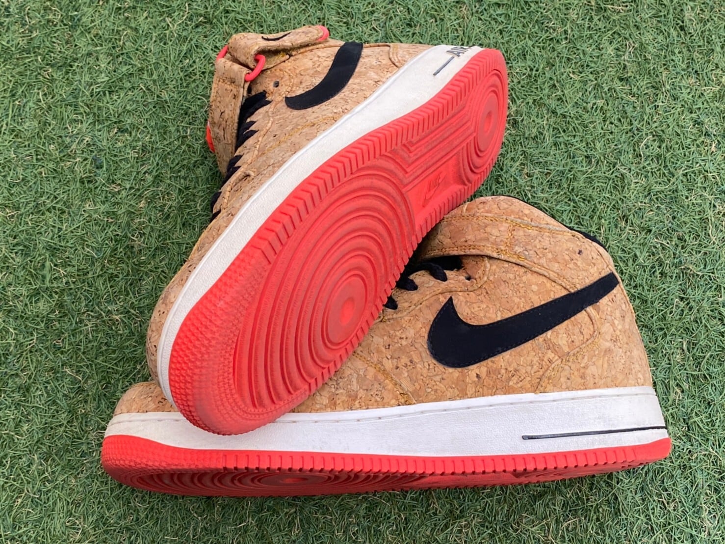 NIKE AIR FORCE 1 MID  