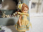 イエローワンピースとボネ　「Nancy Ann Story Book Doll」（アイくすみ・欠けあり） 画像2