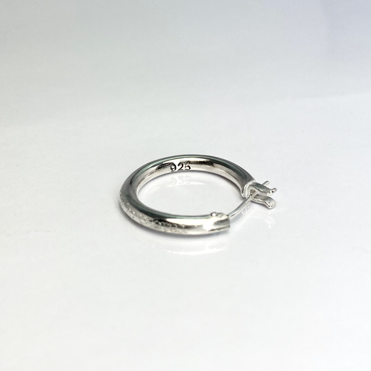 PLAIN HOOP raised by wolves [LARGE] / プレーンフープピアス レイズド バイ ウルヴス L