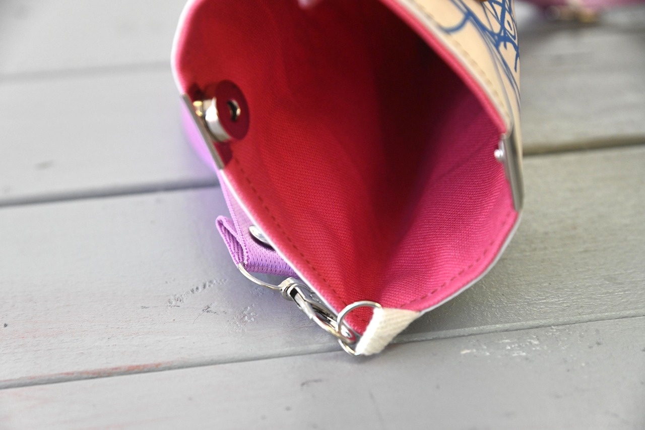 スマホポーチ・ヒロくん