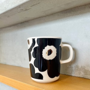 marimekko/マグカップ/Unikko mug/72779/99.ブラック×シルバー