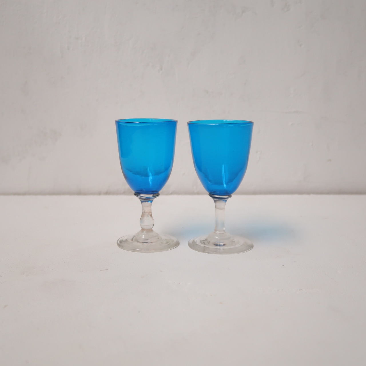 コバルトブルーのミニグラス