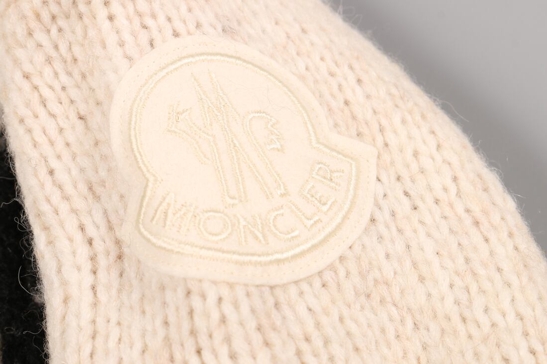 MONCLER（モンクレール）  MAGLIONE TRICOT GIRO