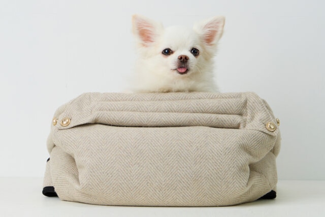 抱っこ紐からうまれた安定感あるペットバッグ(HERRINGBONE)