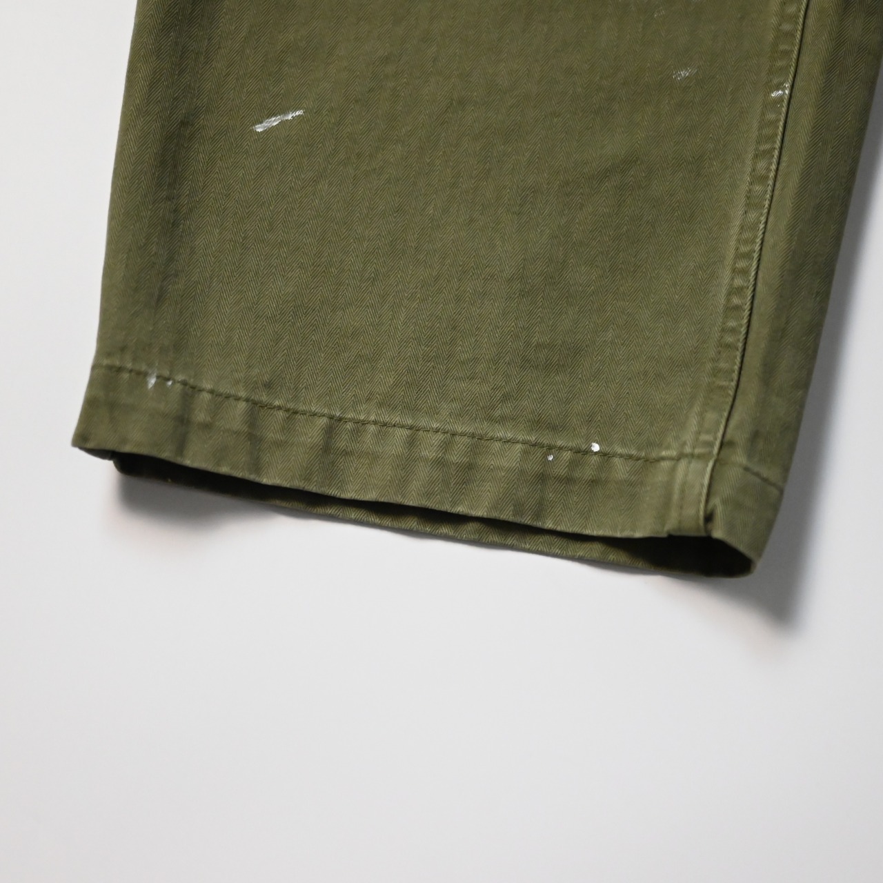INTERIM / MILK PAINT VINTAGE WASH ORGANIC COTTON US ARMY M-47 HBT BAKER PANTS
