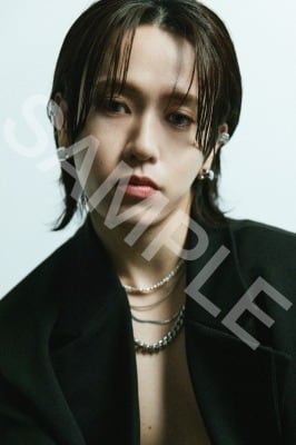 SHINブロマイド付きイヤリング