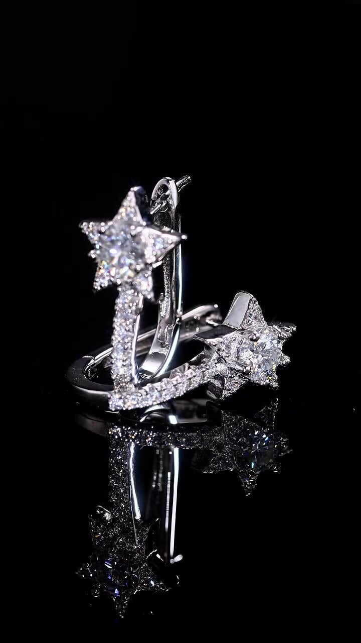 100%S925シルバーピアス モアサナイト石 スターモチーフ | H₂O