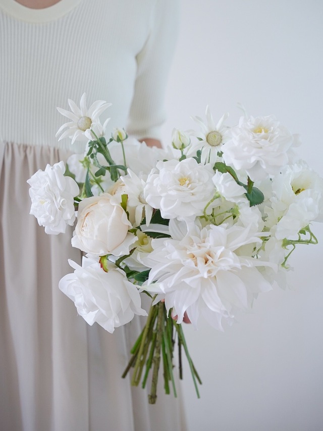 〈完成品販売ブーケ〉White artificial flower bouquet
