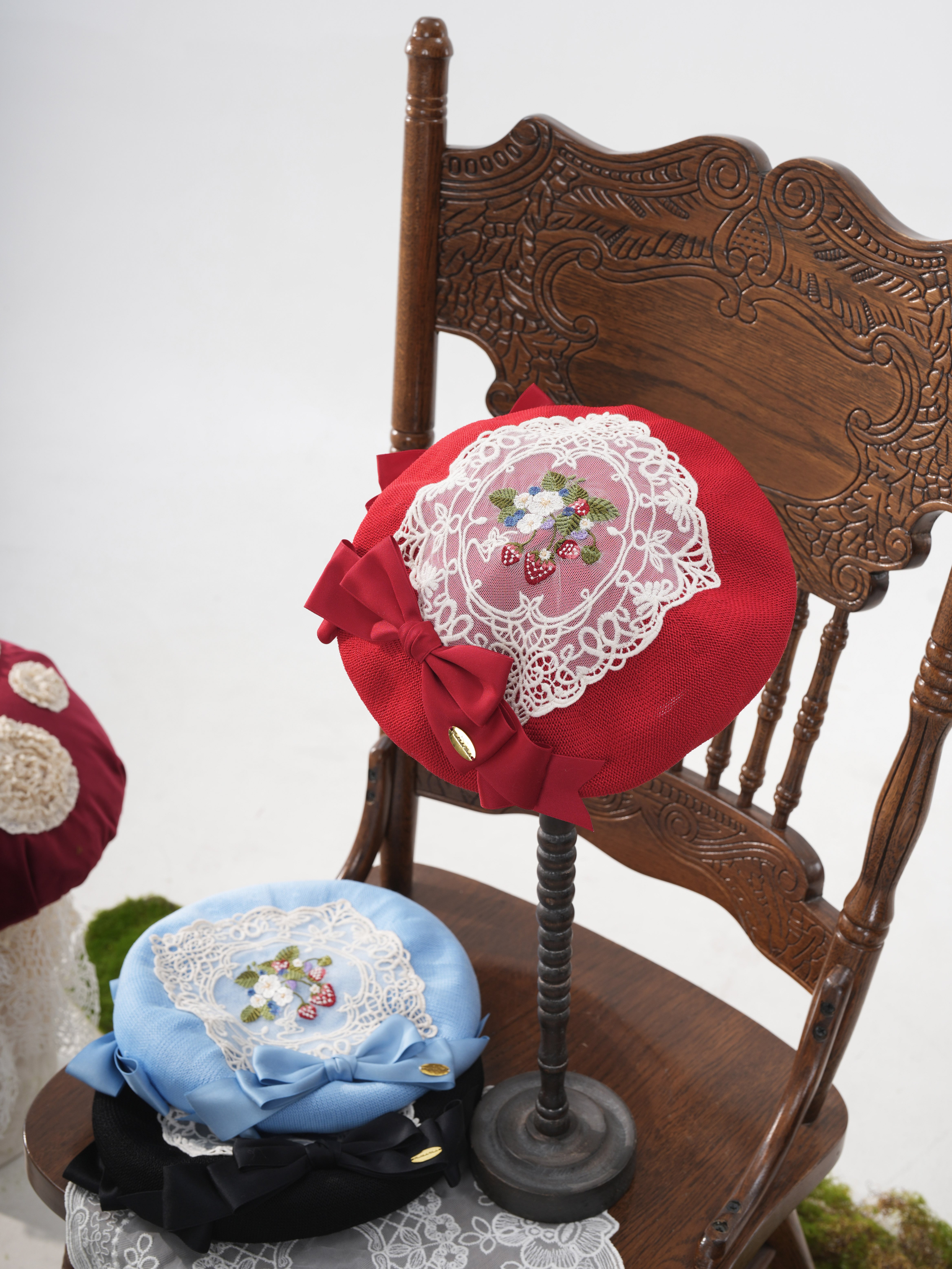 ストロベリー・リボンブーケ いちご刺繍ベレー | HoshibakoWorks