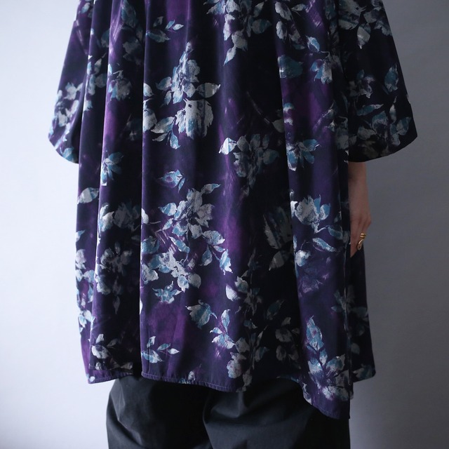 super wide over silhouette shoulder tuck design poison flower art h/s shirt