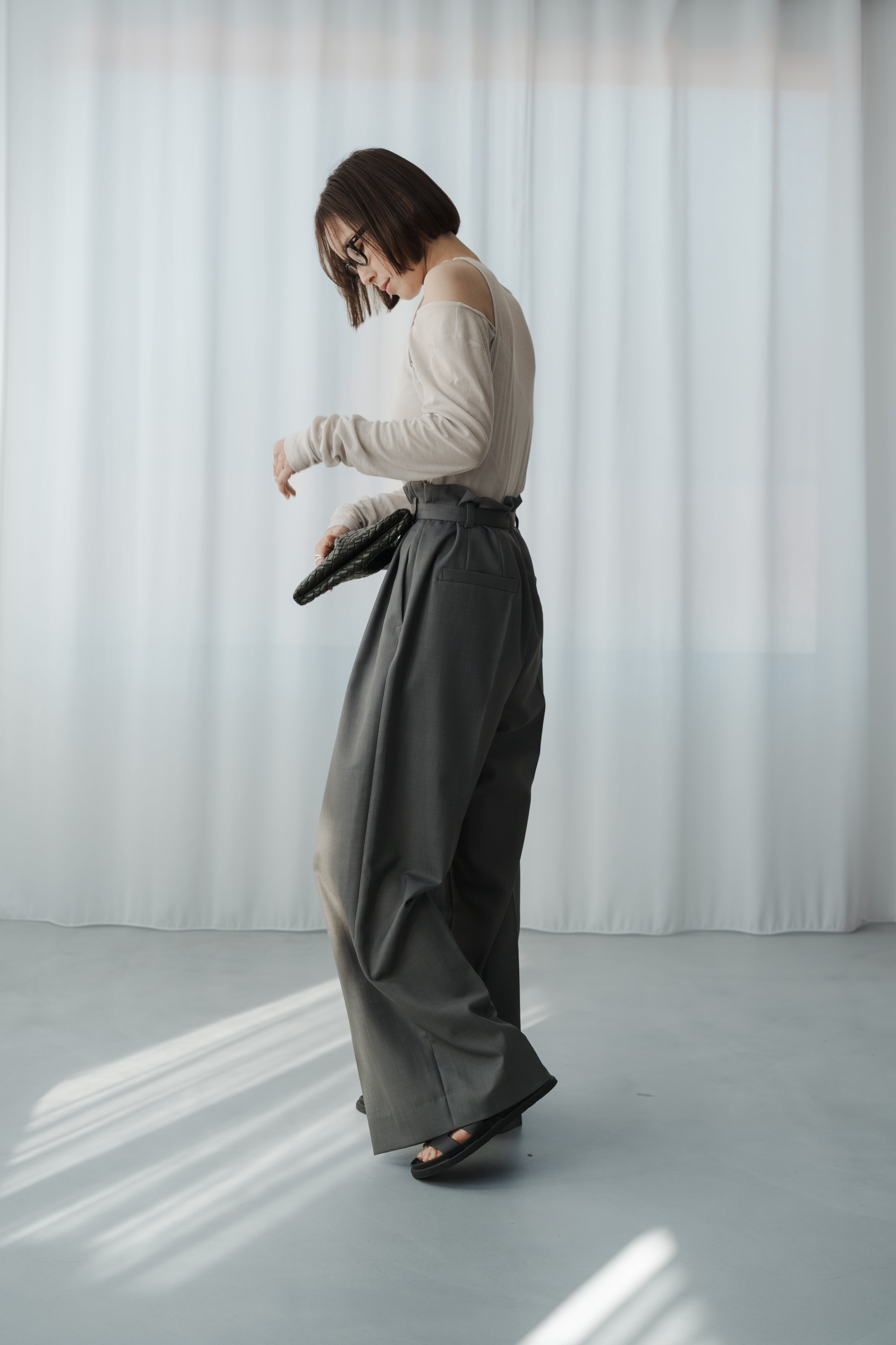 【新品未使用】roughlow sizelessパンツ sizeless pants(gray)ご注文から一週間前後で発送 | roughlow