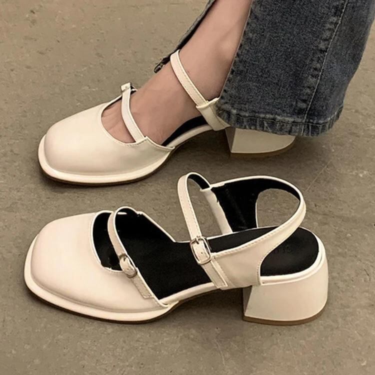 女性の丸いつま先の滑り止めサンダル,カジュアルなビーチシューズ,エレガントな中空シューズ,韓国のファッション,パーティーデザイン,夏,2024