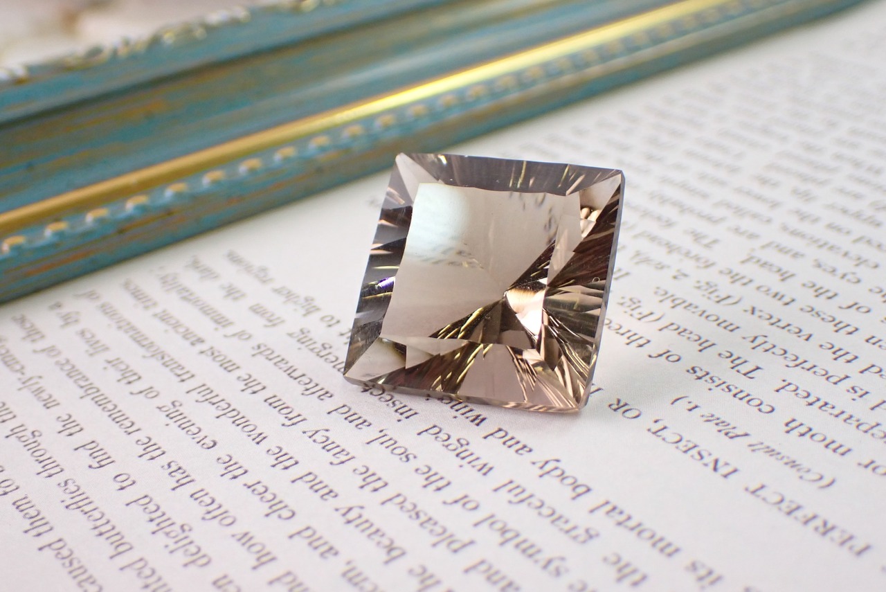 スモーキークォーツ　27.92ct　[C2‐1183]