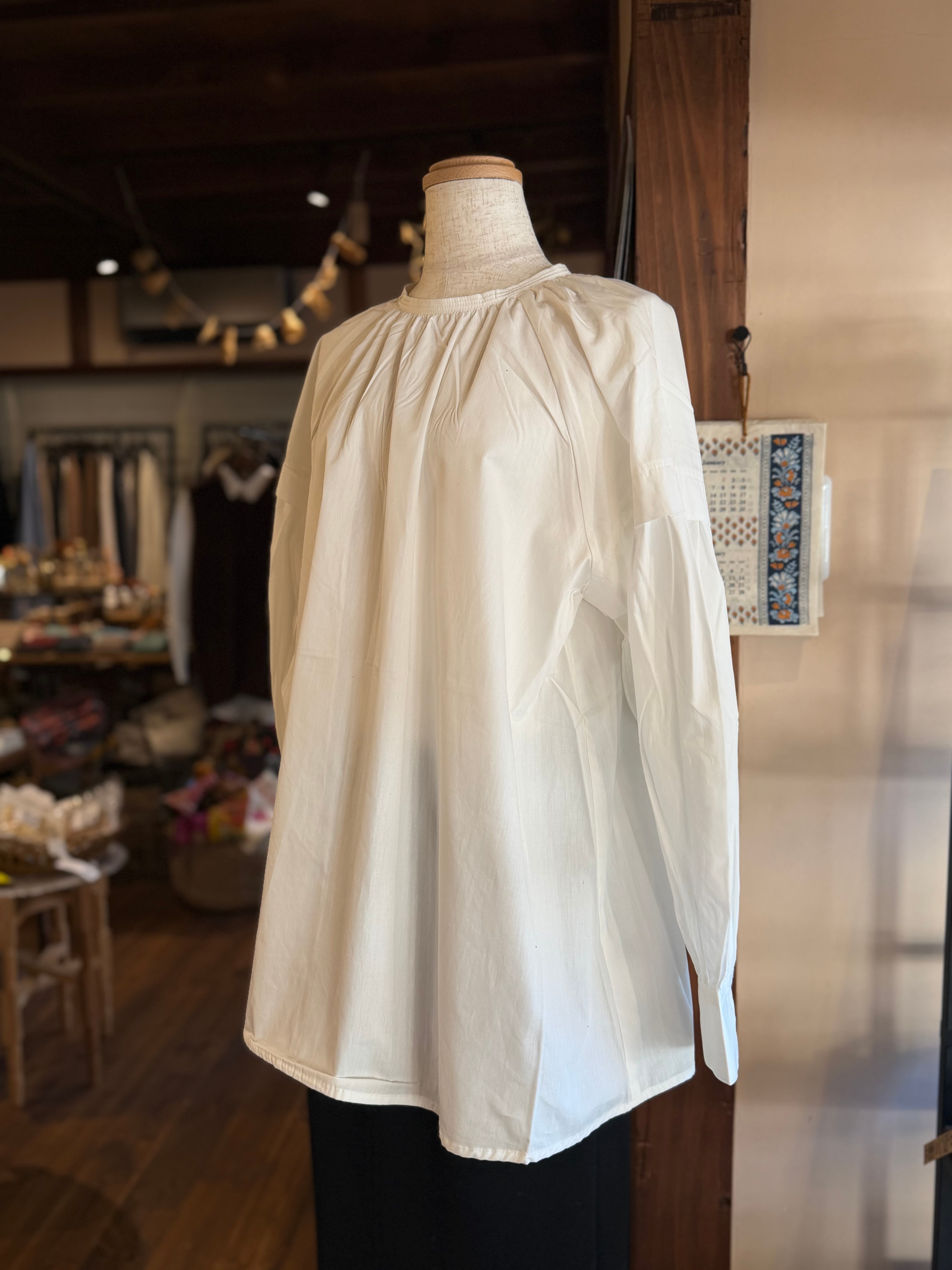 ボリュームスリーブ ブラウス