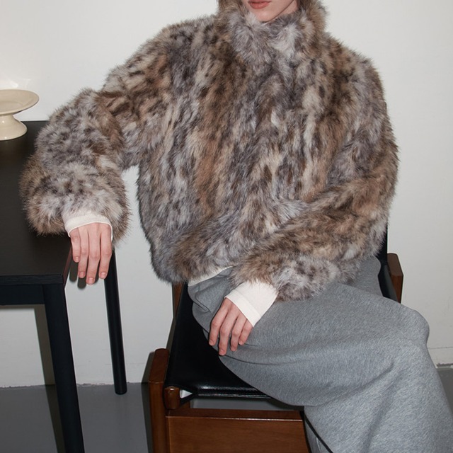 Cropped eco fur jacket A00093