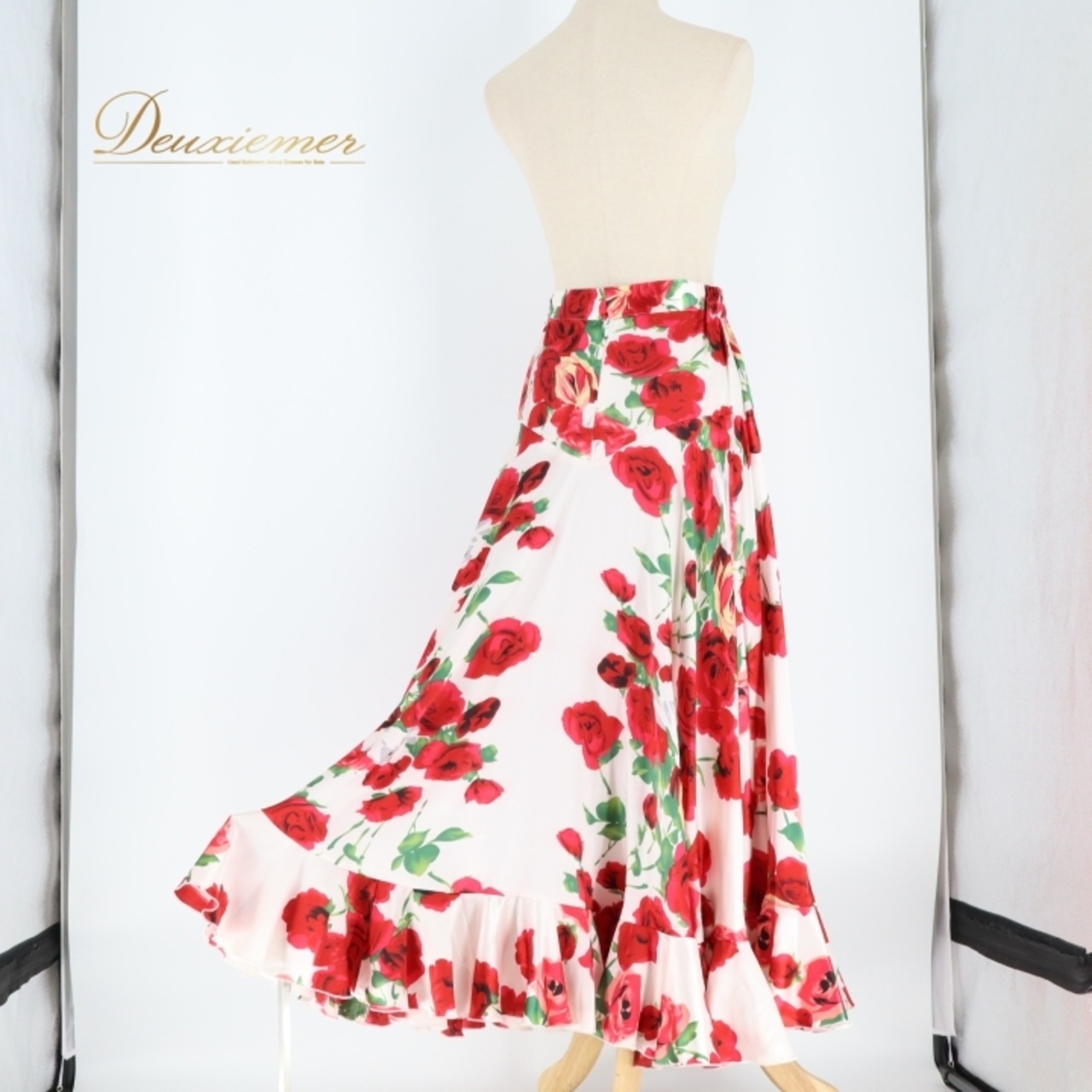 フラメンコ 衣装 ファルダ スカート 白 赤 花柄 軽い 光沢 薔薇 緑 ホワイト系 レッド系 スカート ふんわり ボリュームアップ ダンス用 衣装 ペチコート おしゃれ かわいい フェスティバル レディース 薔薇柄 花モチーフ 鮮やか 軽量