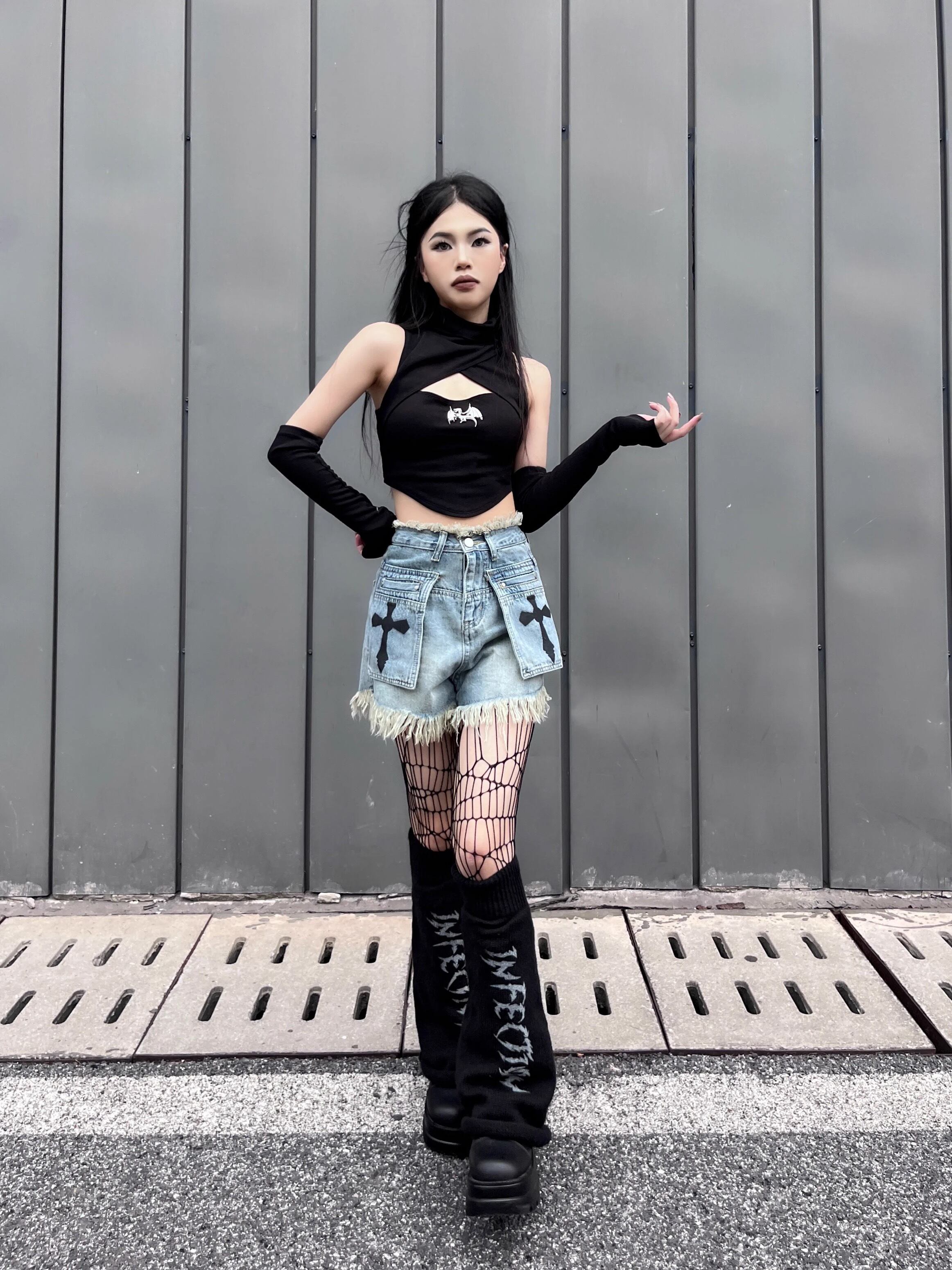 病みかわいい 切りっぱなし クロス十字架デニムショートパンツ デニム
