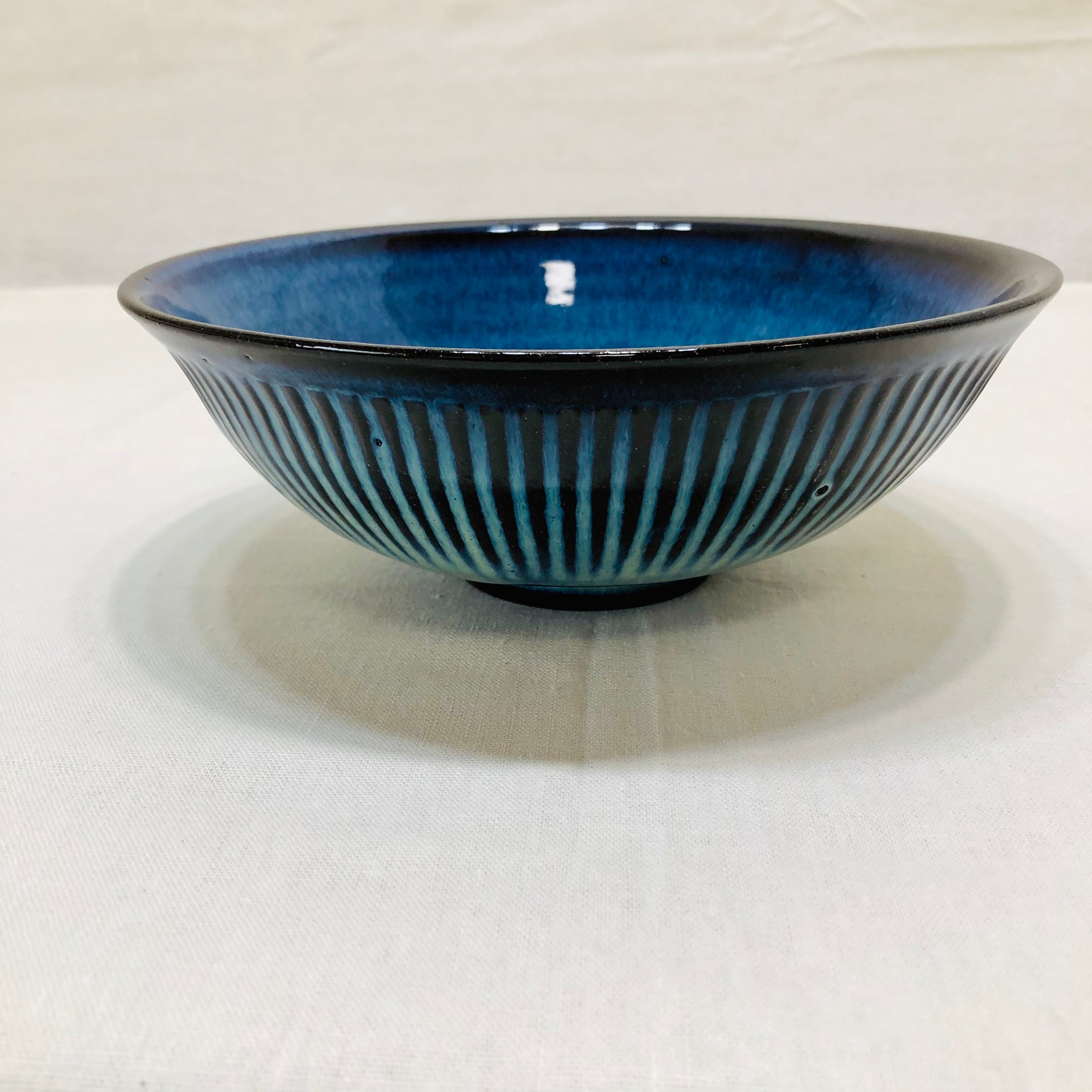 藁灰釉しのぎ丸鉢 | 梵良窯