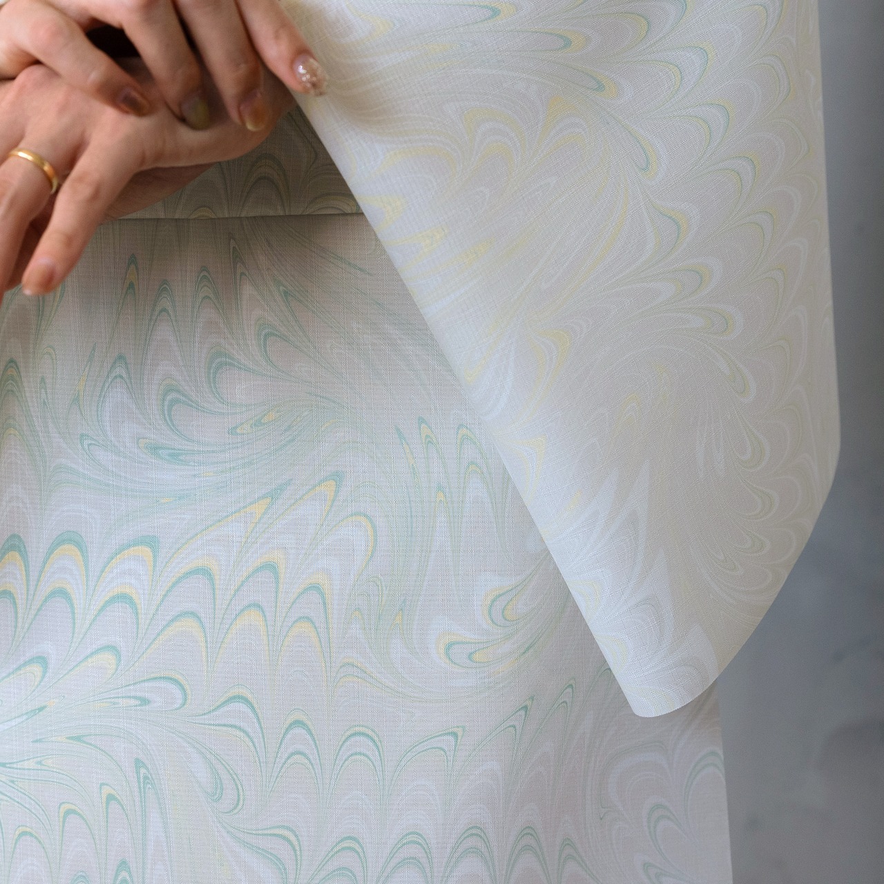 「清浄な山風」ピーコック崩し柄〜セオアルファ〜セオアルファ〜浴衣・夏着物・単衣