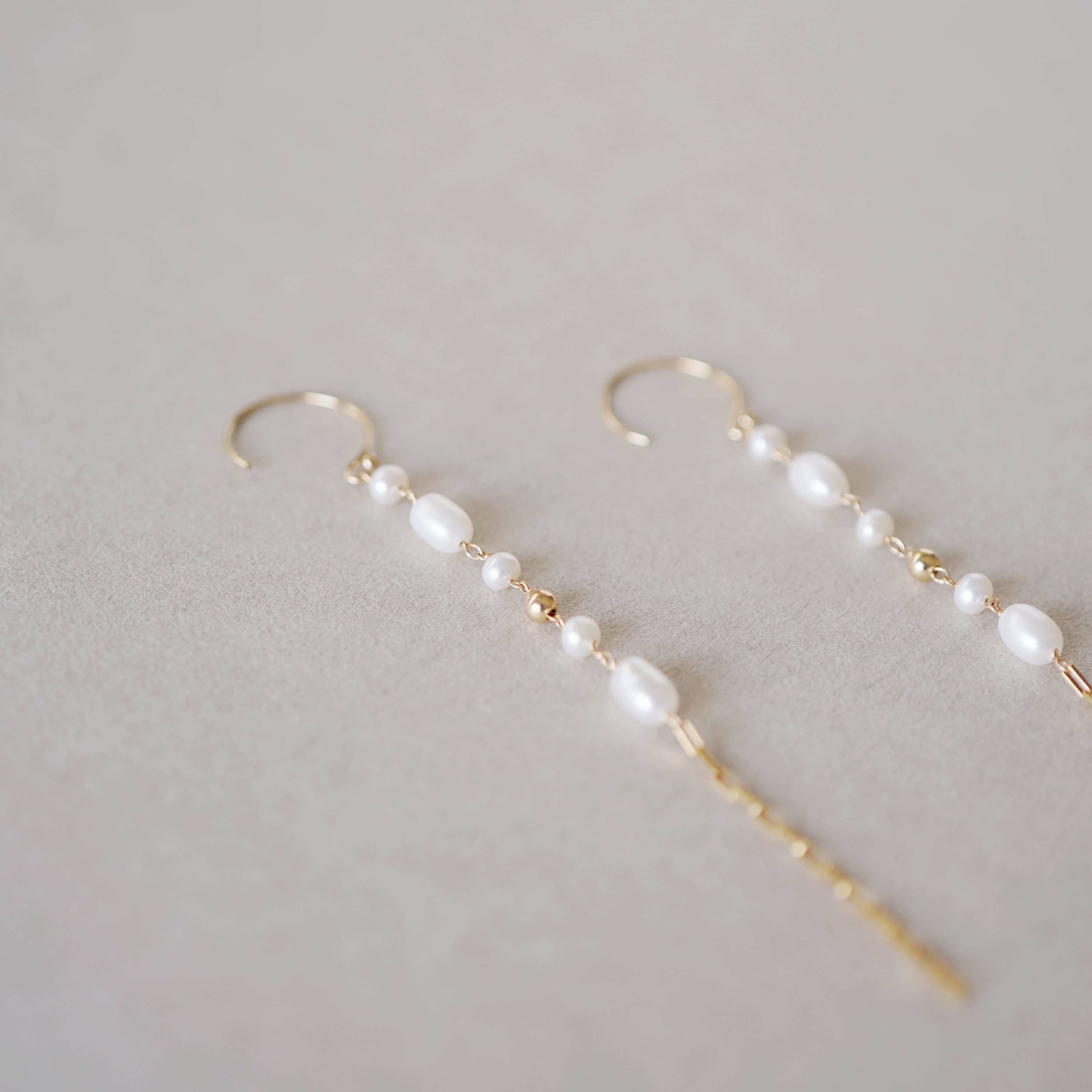 14kgf パターンフックピアス(オニキス/淡水パール) | temtem