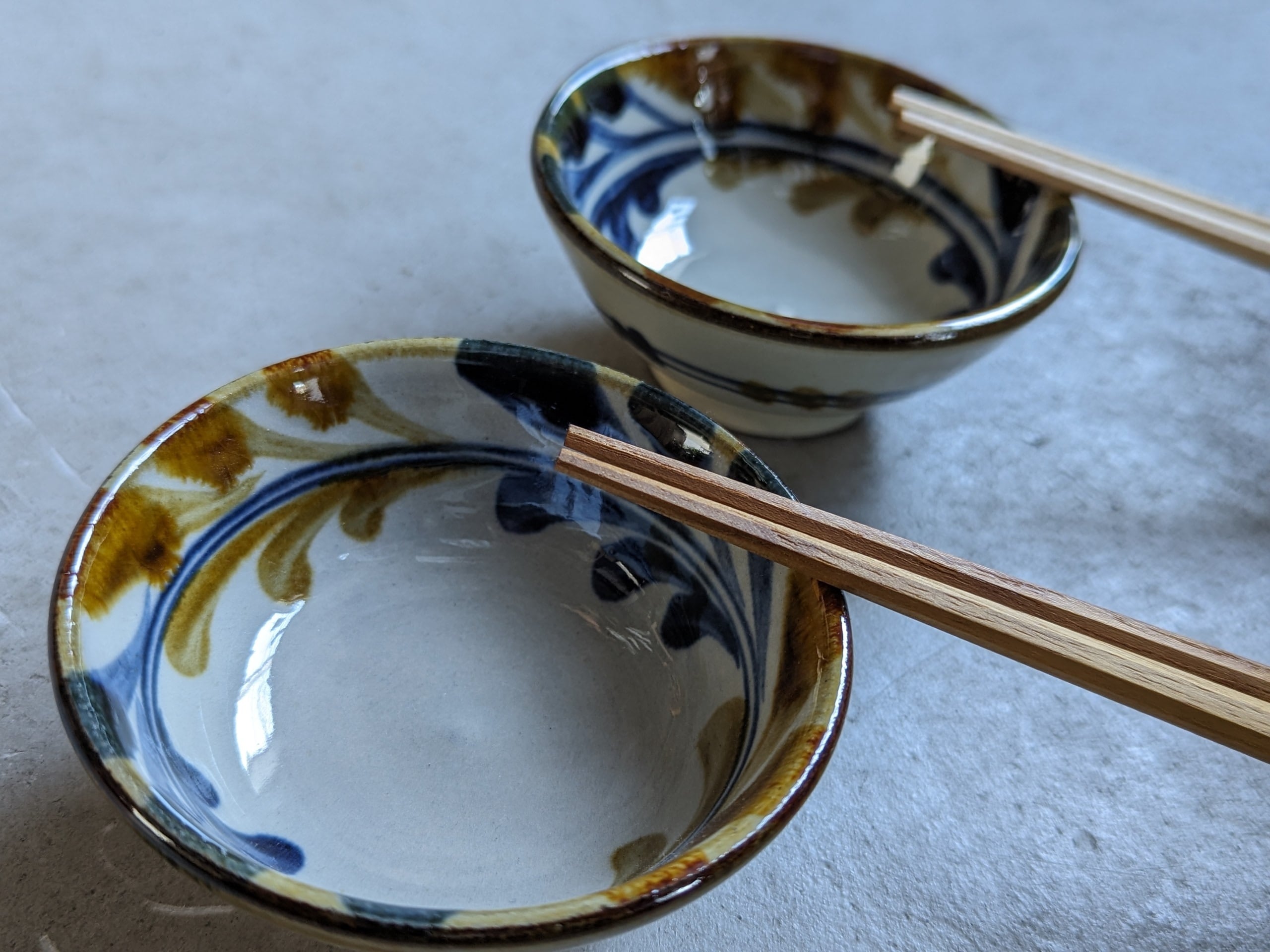 やちむん 鉢3寸（デイゴ唐草） | 陶眞窯 | inoya | Basic Life Store