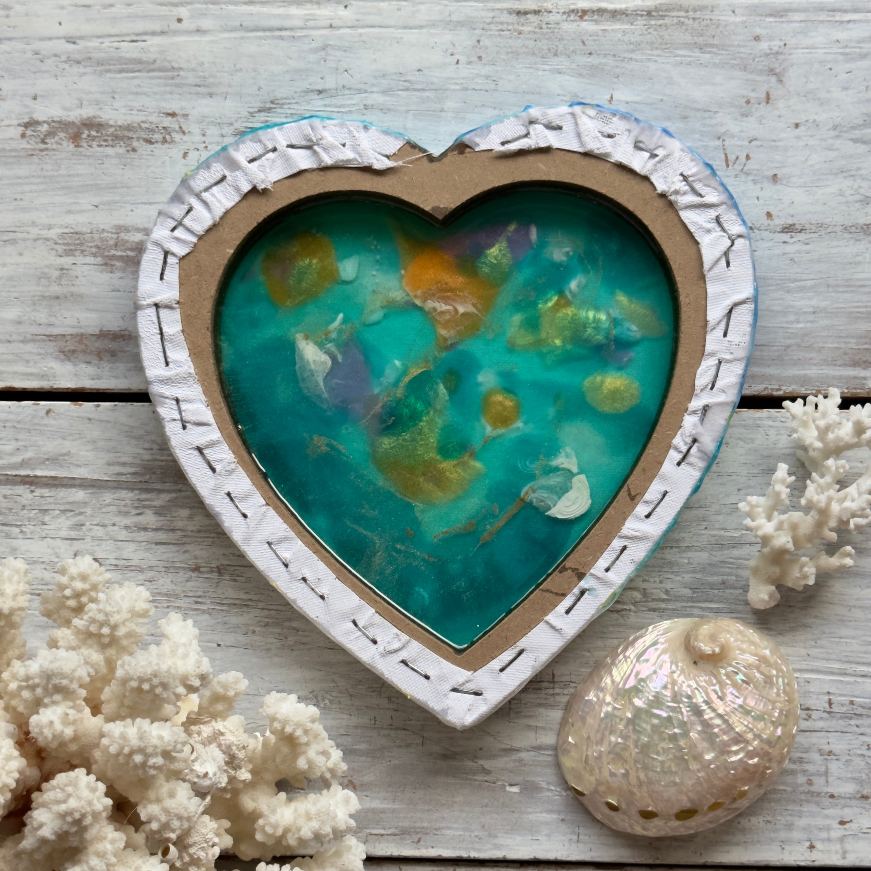 海の壁掛けハートパネル（Ocean heart panel ）波アート/海の  