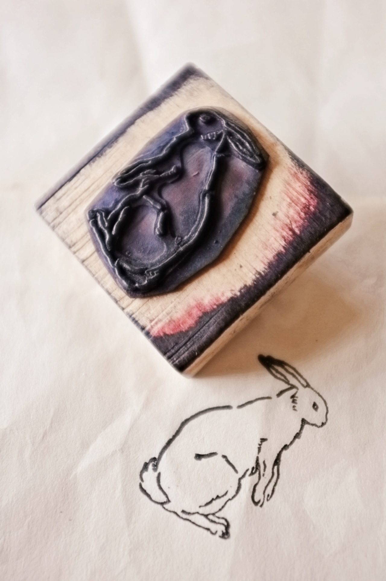 フランス 6c 幸せうさぎさんとメランコリーな木製スタンプ ヴィンテージ