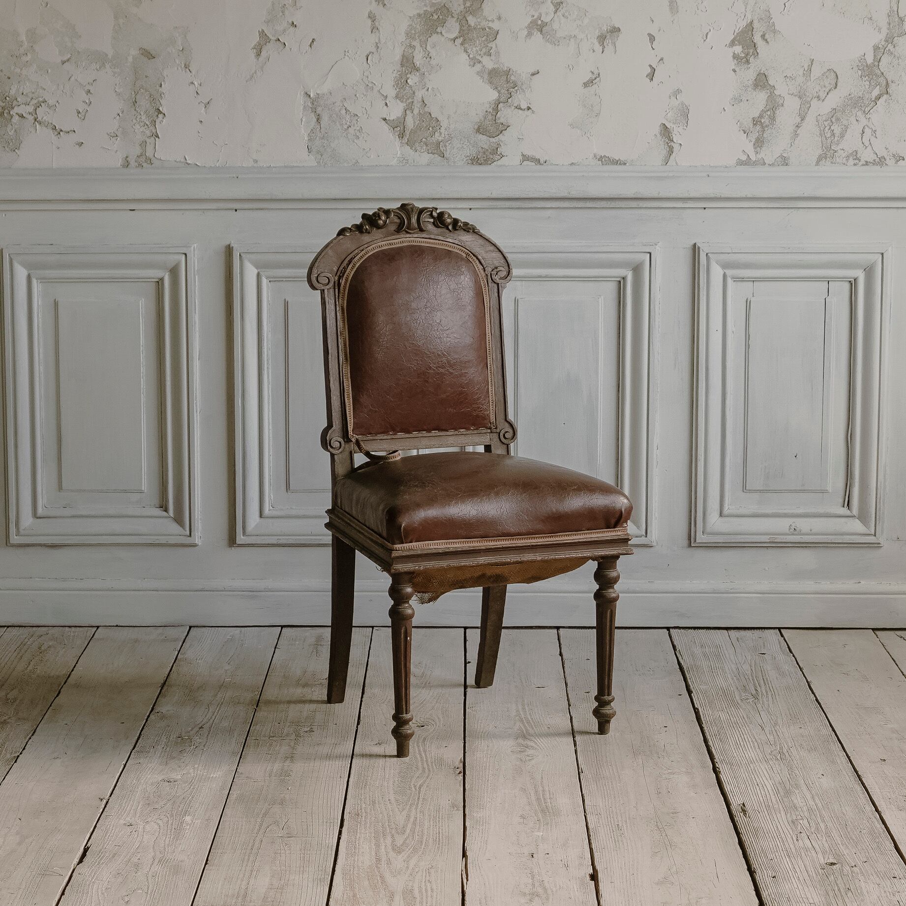 チェア/レザー/空間装飾/ディスプレイ/アンティーク/椅子/イス