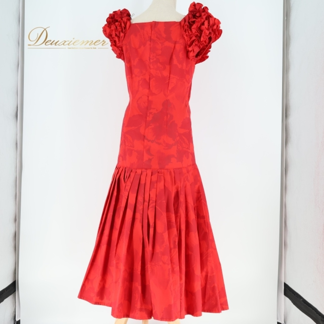 フラダンス 衣装 ワンピース ドレス レッド系 ワンカラー フリル ハイビスカス柄 スクエアネック かわいい 鮮やか 華やか 明るい 情熱的 印象的 ハワイアン アロハ ハワイアンプリント フラ ダンス レッスン 練習 赤色 フリル袖