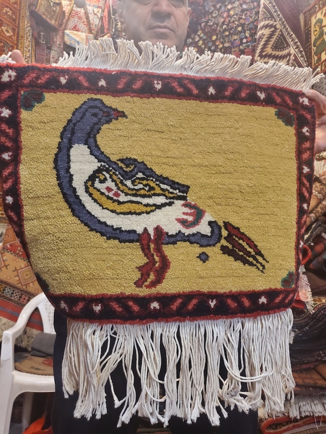 絨毯クエスト50【No.55】Bird ※現在、こちらの商品はイランに置いてあります。ご希望の方は先ずは在庫のご確認をお願いします。