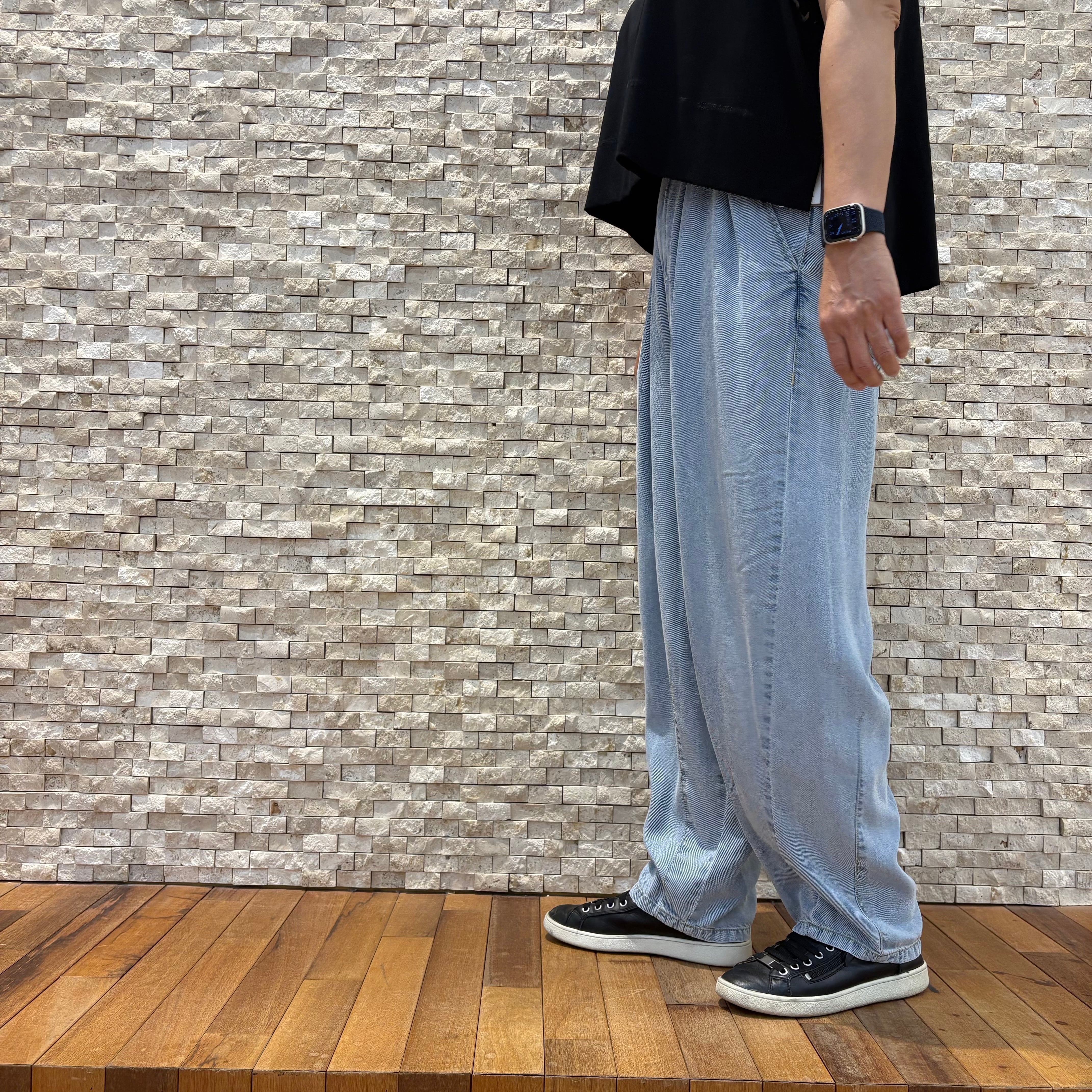 ayane】テンセルデニムタックバレルレッグパンツ(826507) | FORME Base