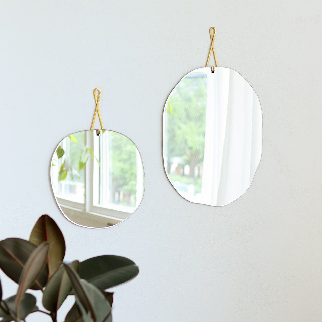 Brass wall mirror (Ssize)