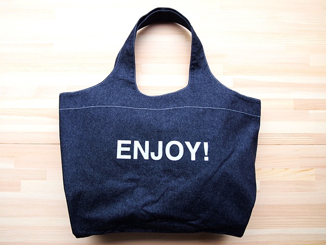 エプロン"APRON"（Super Now red）