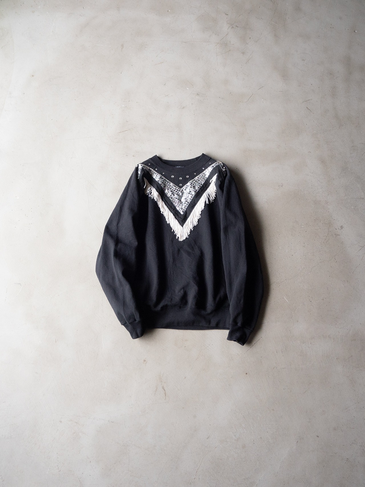 unknown used "Hanes"body fringe sweat