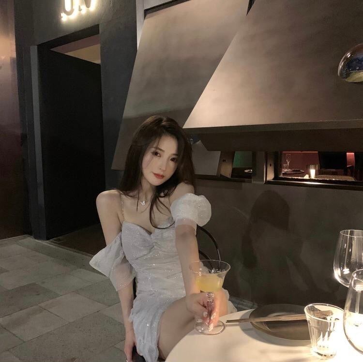 シャンパンシャインオフショルダードレス | sharmant