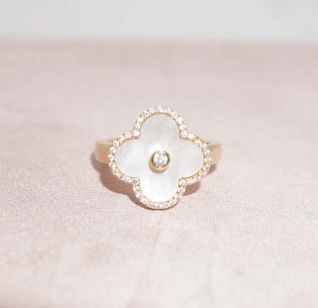 shell clover ring [035]
