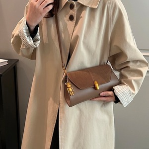 バッグ 鞄 bag レディースバッグ ショルダーバック 斜め掛けバッグ 肩掛けバック クロスボディバッグ ミニバッグ スクエア型 四角 PU 大人可愛い きれいめ シンプル カジュアル 大人 上品 お洒落 かっこいい レトロ 大人女子 こなれ感 クール モード系 主役級 存在感 とろみ感 抜け感 10代 20代 30代 40代 レディース OL 通勤 デート お出かけ 女子会 休日 普段使い 韓国系 オルチャン ファッション コーデ スタイル モテ トレンド 流行 ワンサイズ カーキ ブラウン ブラック