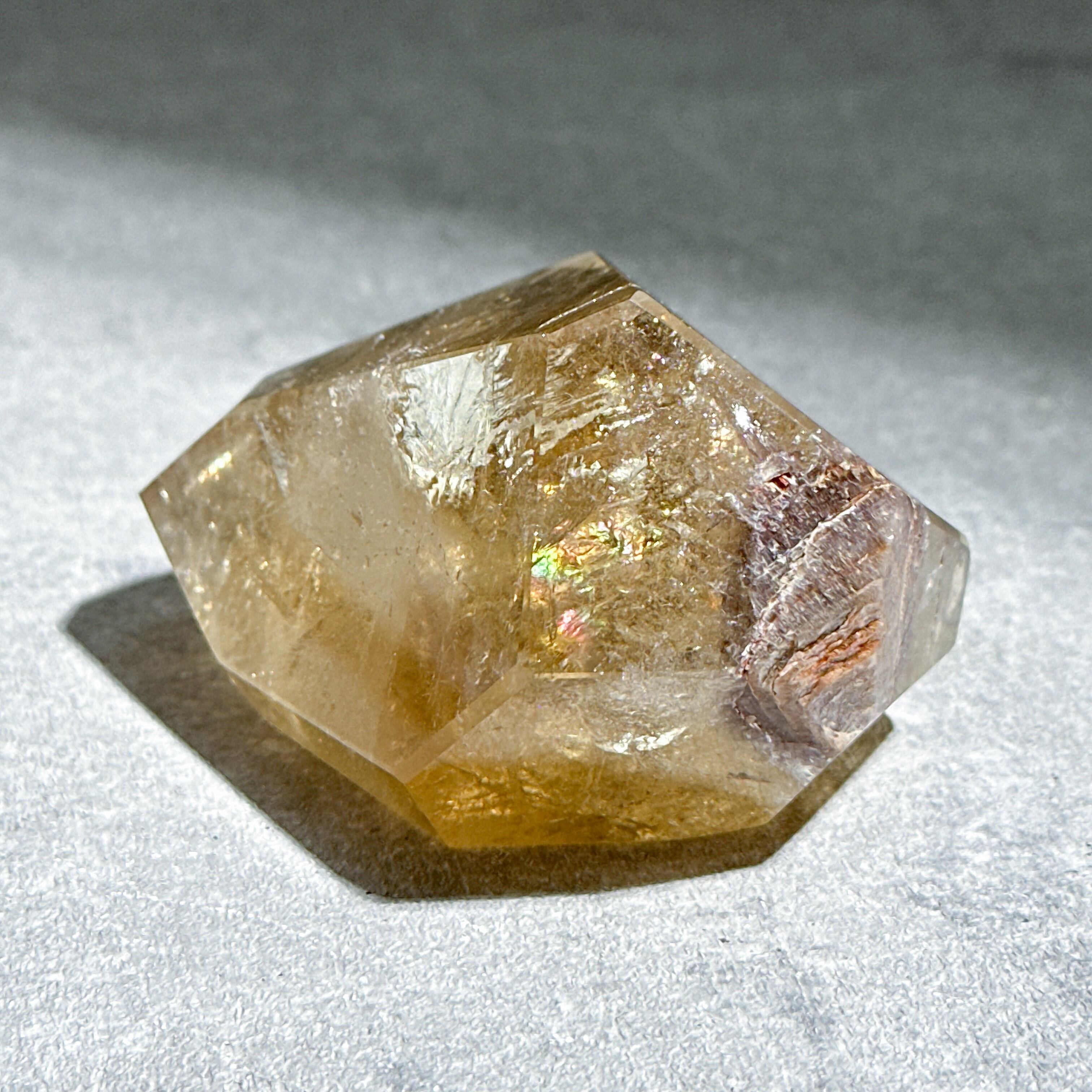 虹◎シトリン（黄水晶） フリーフォーム25◇ Citrine ◇ 天然石・鉱物