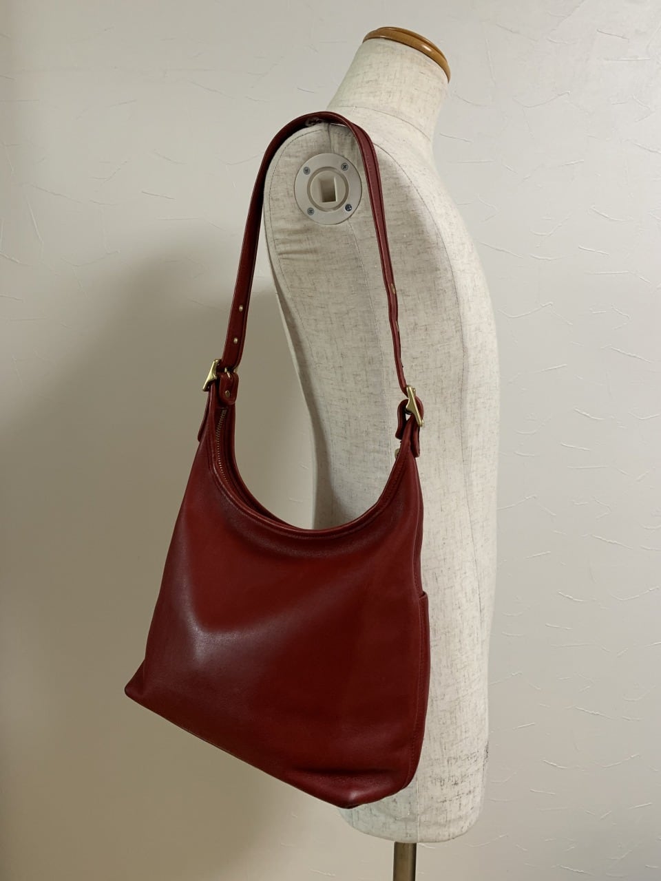 Leather Shoulder Bag "COACH"