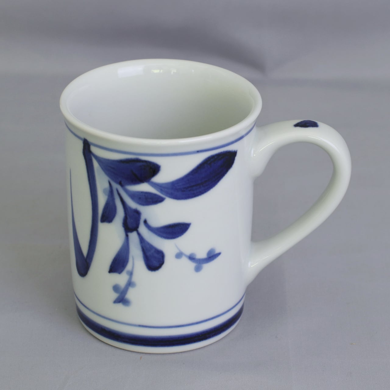 砥部焼 千山窯 マグカップ（中） 草文