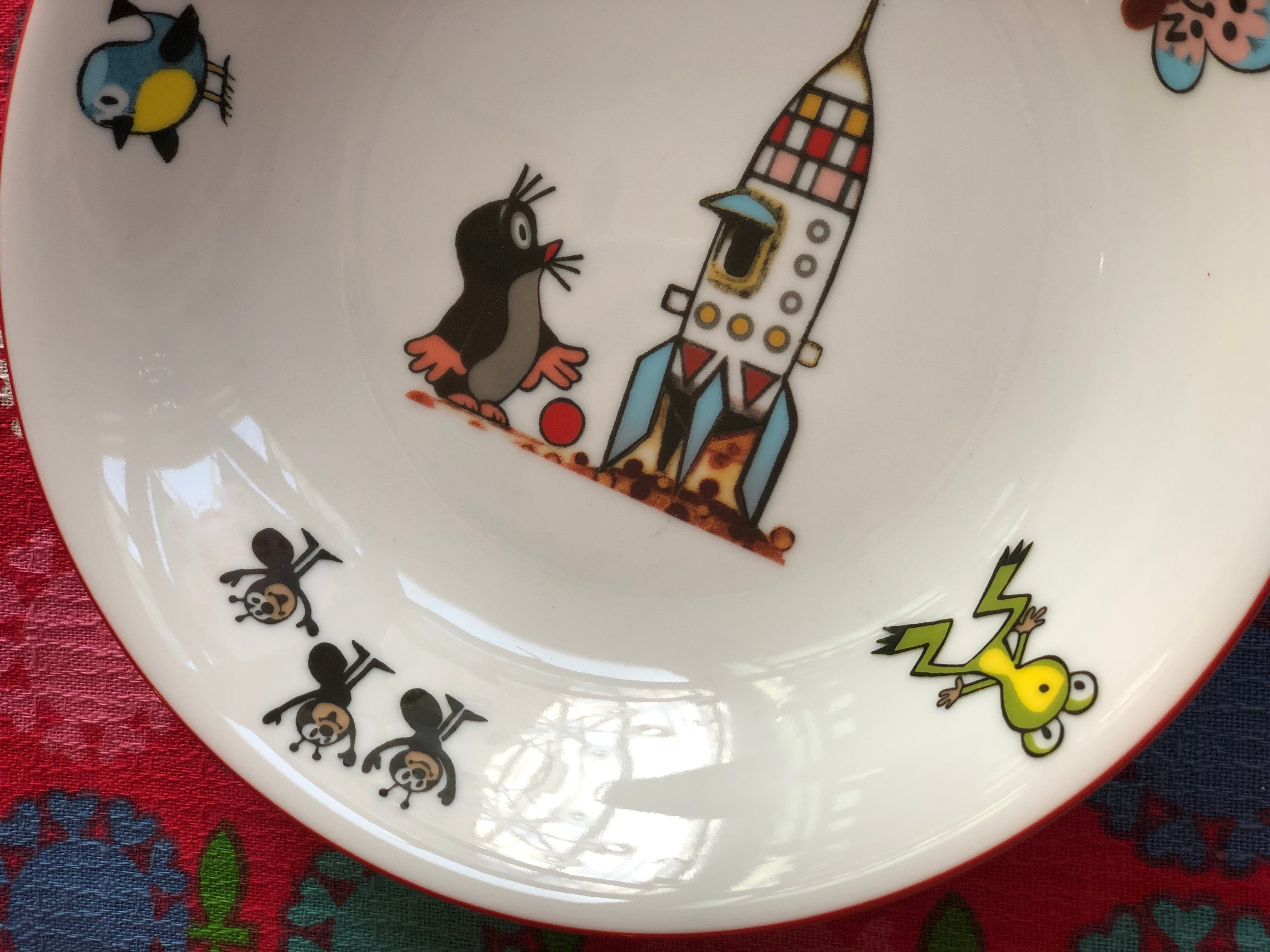 新品　from チェコ　もぐらのクルテク　パスタ皿　20cmサイズ　ロケット 新品from チェコもぐらのクルテクパスタ皿20cmサイズロケット