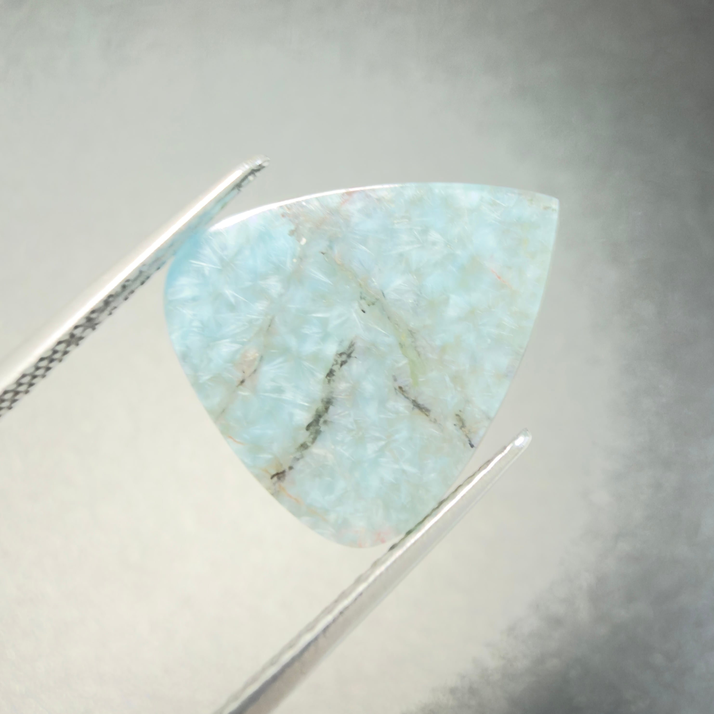 UVチェンジサファイア】 ルース スリランカ産 0.85ct | たからいし