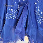 社交ダンス 衣装 スタンダード 上下セット ツーピース パーティ衣装 ACROSS ブルー系 青 ラインストーン 派手 レース フリル 華やか 上品 ロングスカート 上下セットアップ プレゼント 女性用 フォーマル ダンスイベント 衣装セット 伸縮性 ポリエステル 着心地抜群 気品ある ラインストーン装飾 輝くデザイン おしゃれ ダンスレッスン