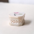 白にピンクのお花のケース