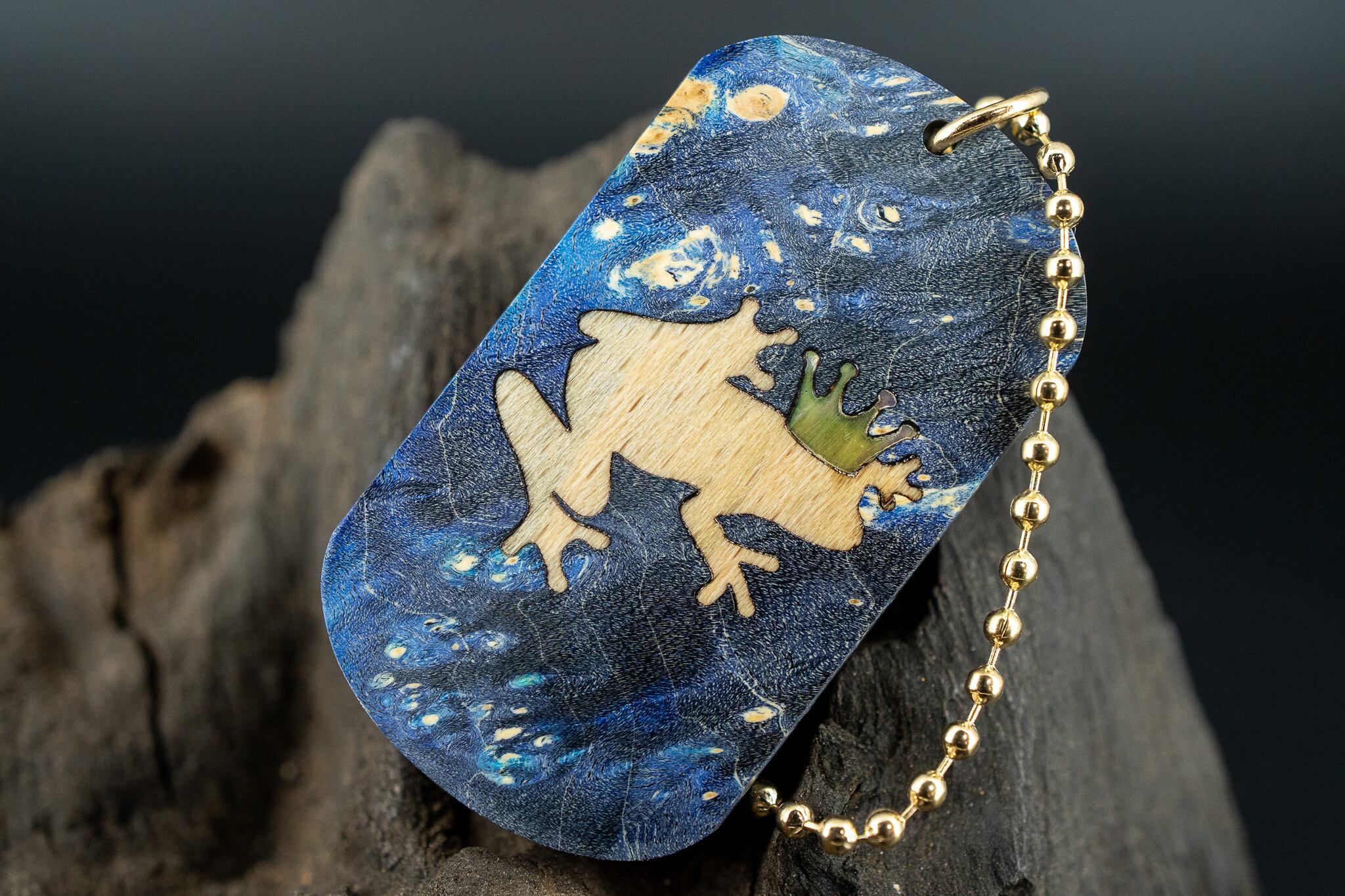 【カナダの象徴】ハードメープル スタビライズウッド ドッグタグ 象嵌 カエルの王様