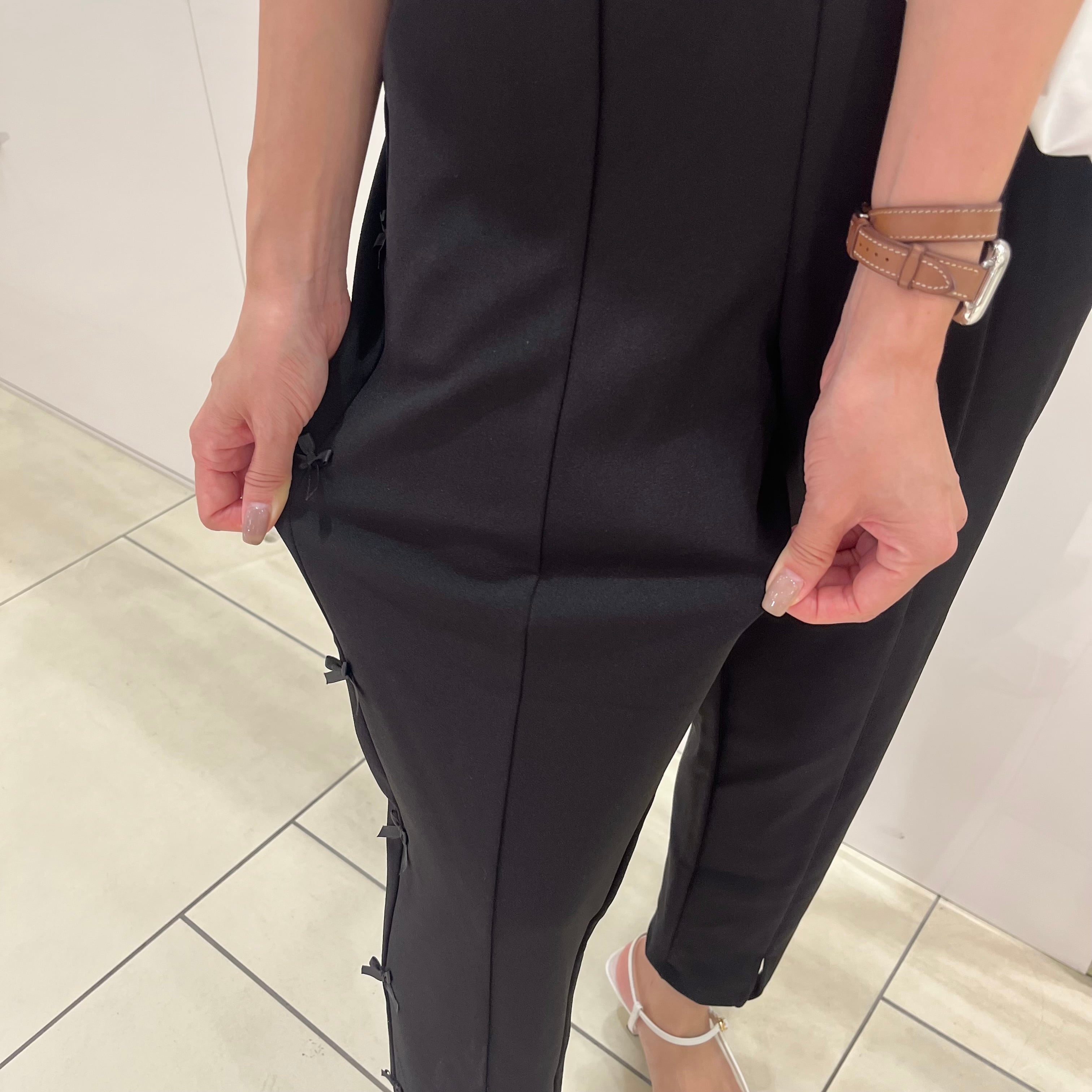 ウィムガゼット スリット入り パンツ 黒 36 フロントスリットパンツ