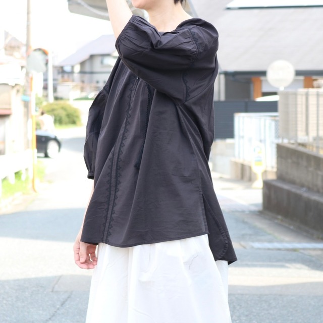 キャンブリック 刺繍＆タッセル ブラウス