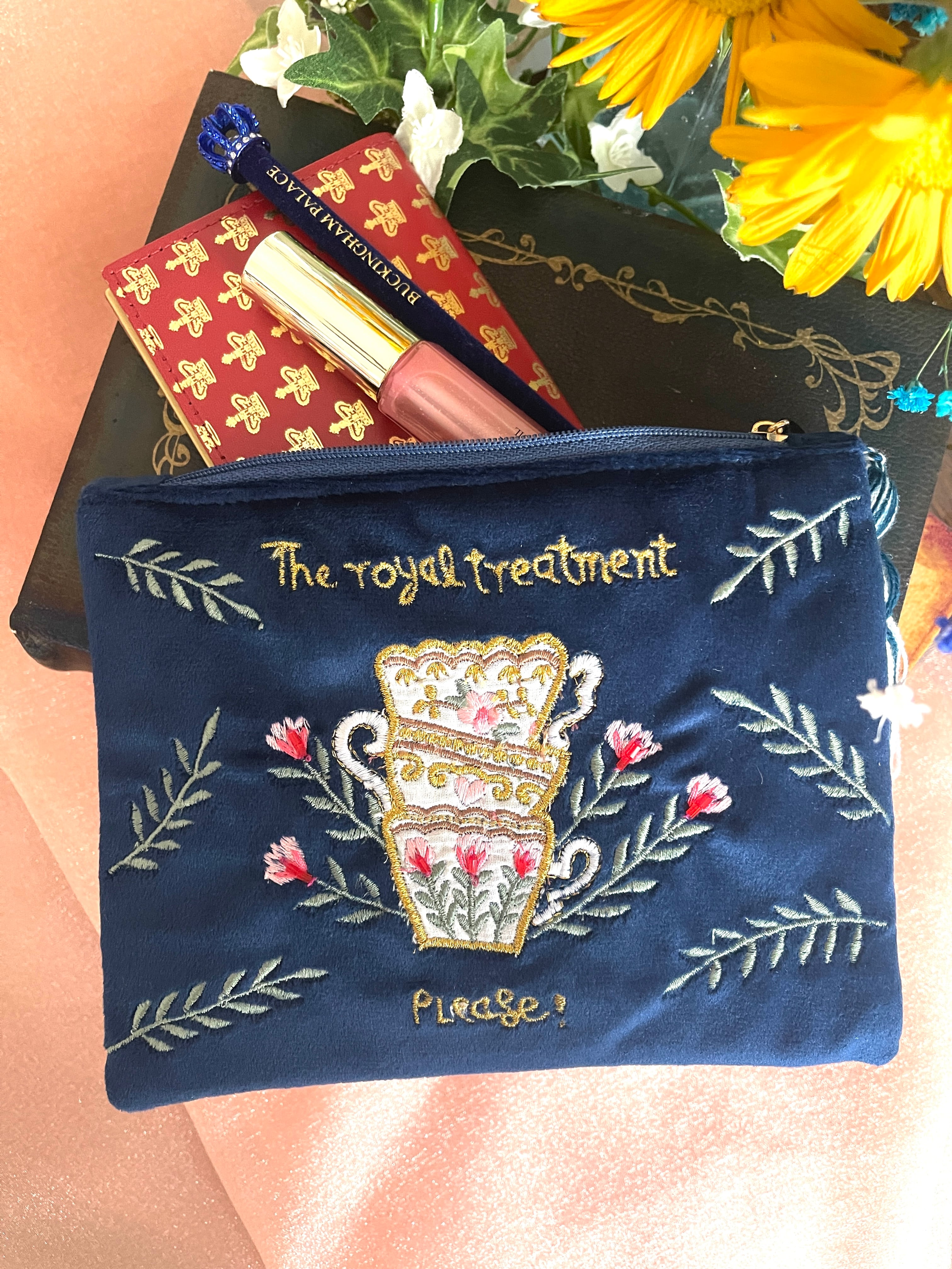 ◇60%OFF再入荷無し◇ポーチ3種◇馬車◇王冠◇ティーカップ◇刺繍