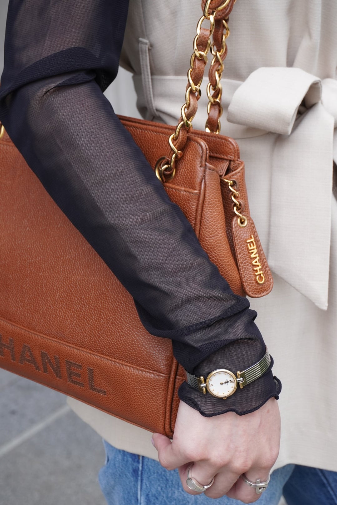 CHANEL ブラウンレザーショルダーバッグ CHANEL シャネル ショルダーバッグ ブラウン ロゴ レザー キャビア