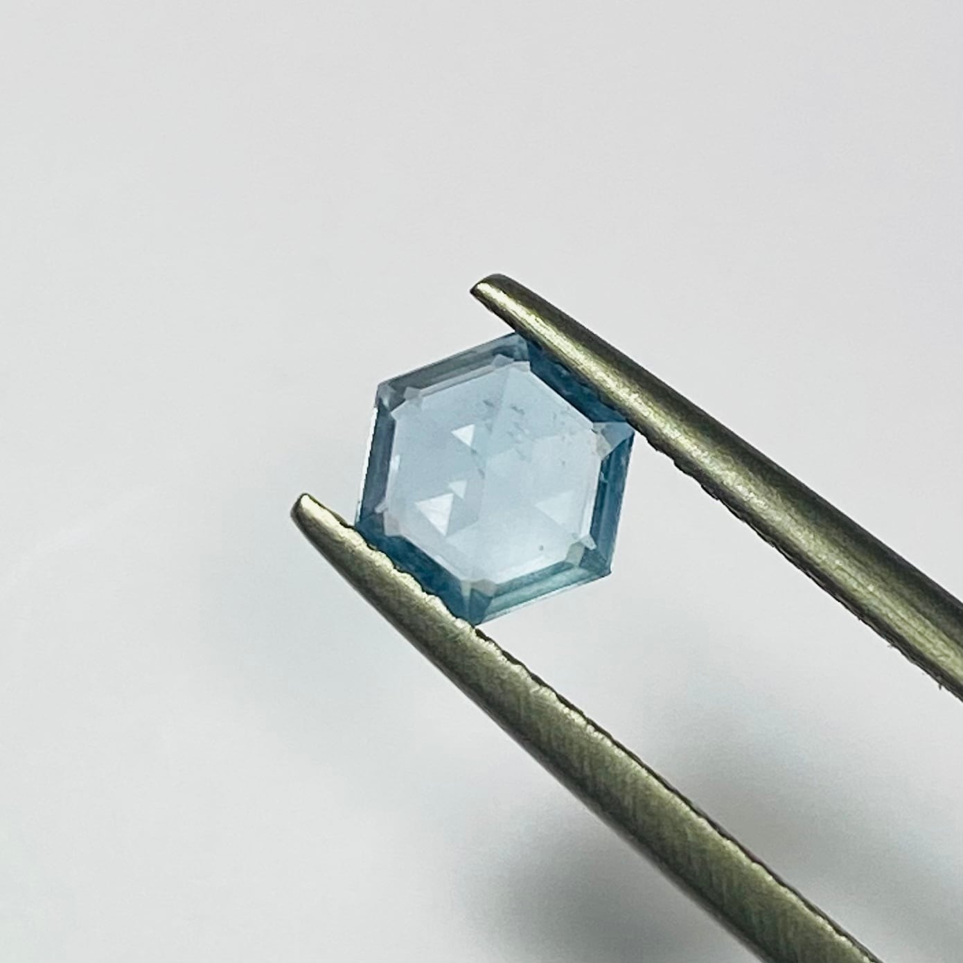 雪の結晶みたいなアクアマリン